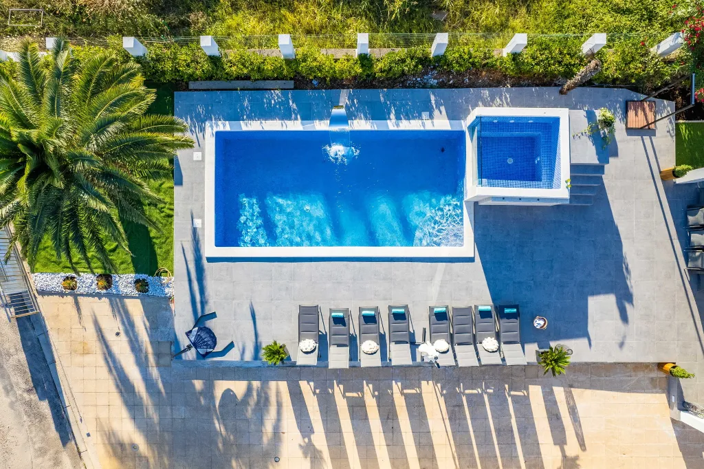 Beachfront Family Villa with Pool in Sukošan