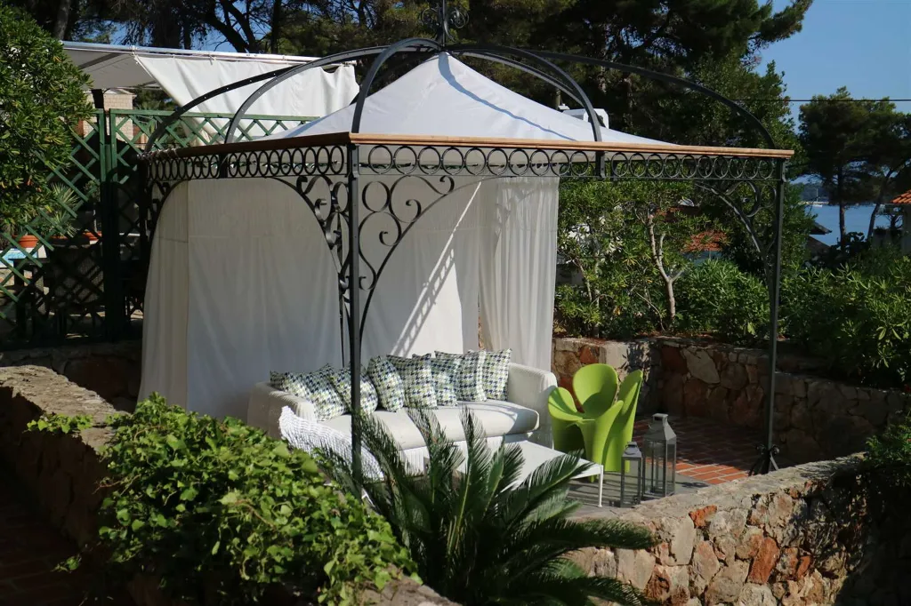 Seaside Villa Retreat with Pool in Jelsa