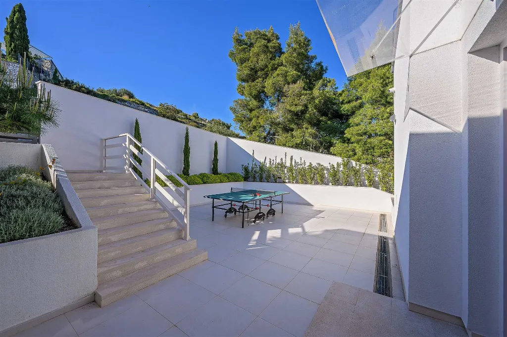 Seaside Villa Retreat with Pool in Bobovišća