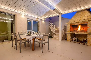 Seaside Villa Retreat with Pool in Bobovišća