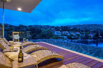 Seaside Villa Retreat with Pool in Bobovišća