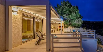 Seaside Villa Retreat with Pool in Bobovišća