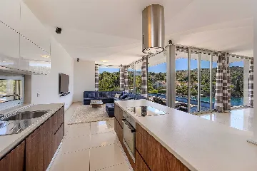 Seaside Villa Retreat with Pool in Bobovišća