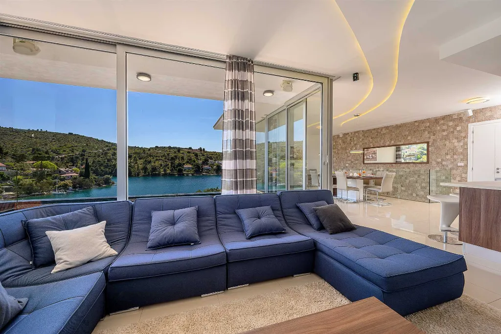 Seaside Villa Retreat with Pool in Bobovišća