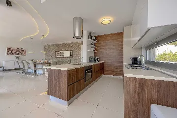 Seaside Villa Retreat with Pool in Bobovišća