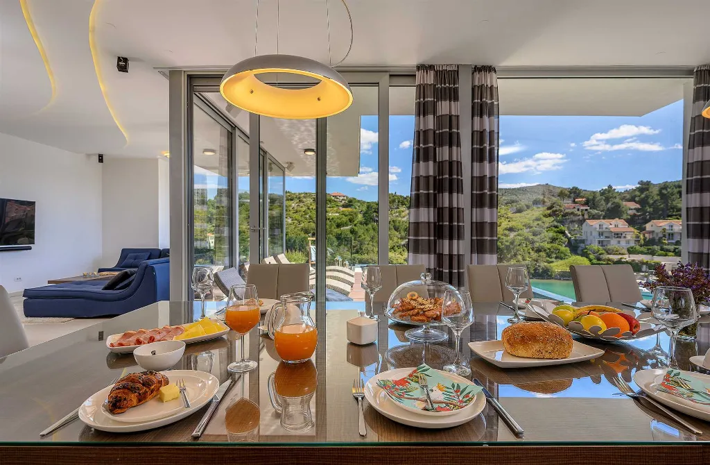 Seaside Villa Retreat with Pool in Bobovišća