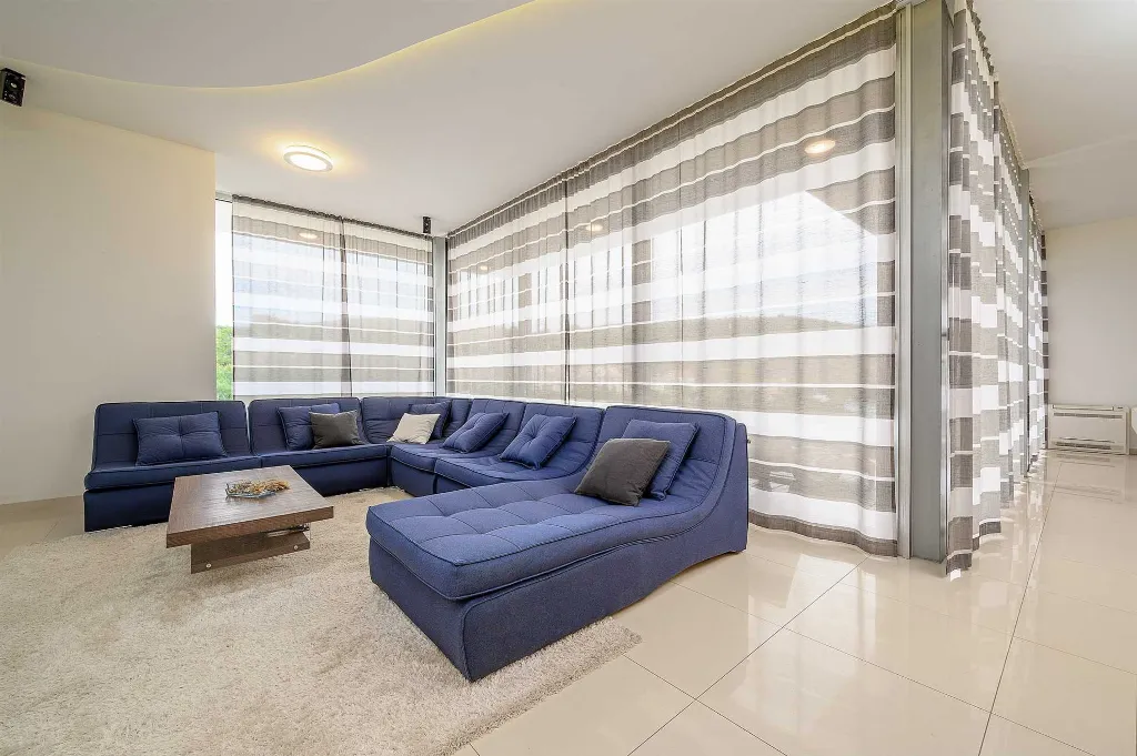 Seaside Villa Retreat with Pool in Bobovišća