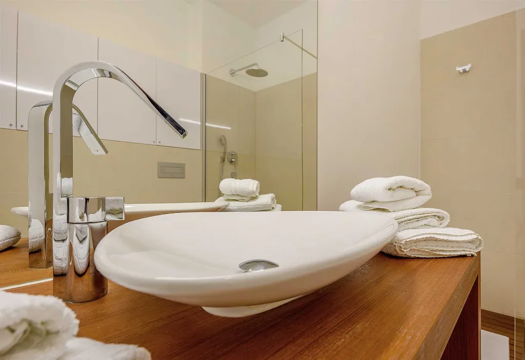 Seaside Villa Retreat with Pool in Bobovišća