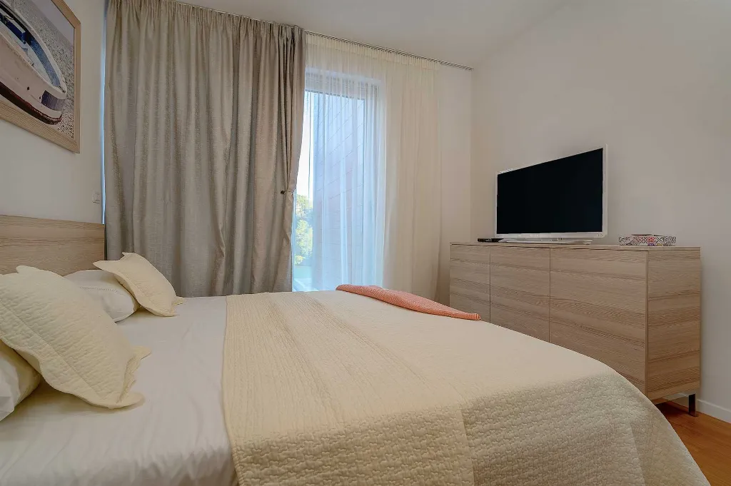 Seaside Villa Retreat with Pool in Bobovišća