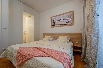 Seaside Villa Retreat with Pool in Bobovišća