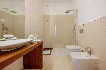 Seaside Villa Retreat with Pool in Bobovišća