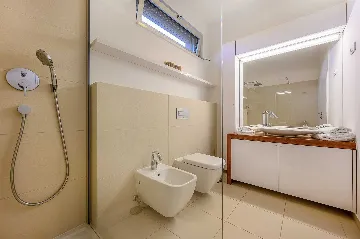 Seaside Villa Retreat with Pool in Bobovišća