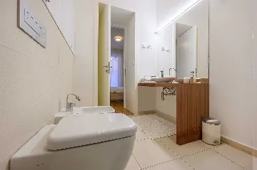 Seaside Villa Retreat with Pool in Bobovišća