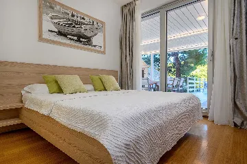 Seaside Villa Retreat with Pool in Bobovišća