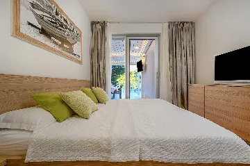 Seaside Villa Retreat with Pool in Bobovišća