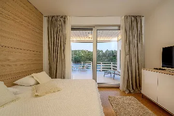 Seaside Villa Retreat with Pool in Bobovišća