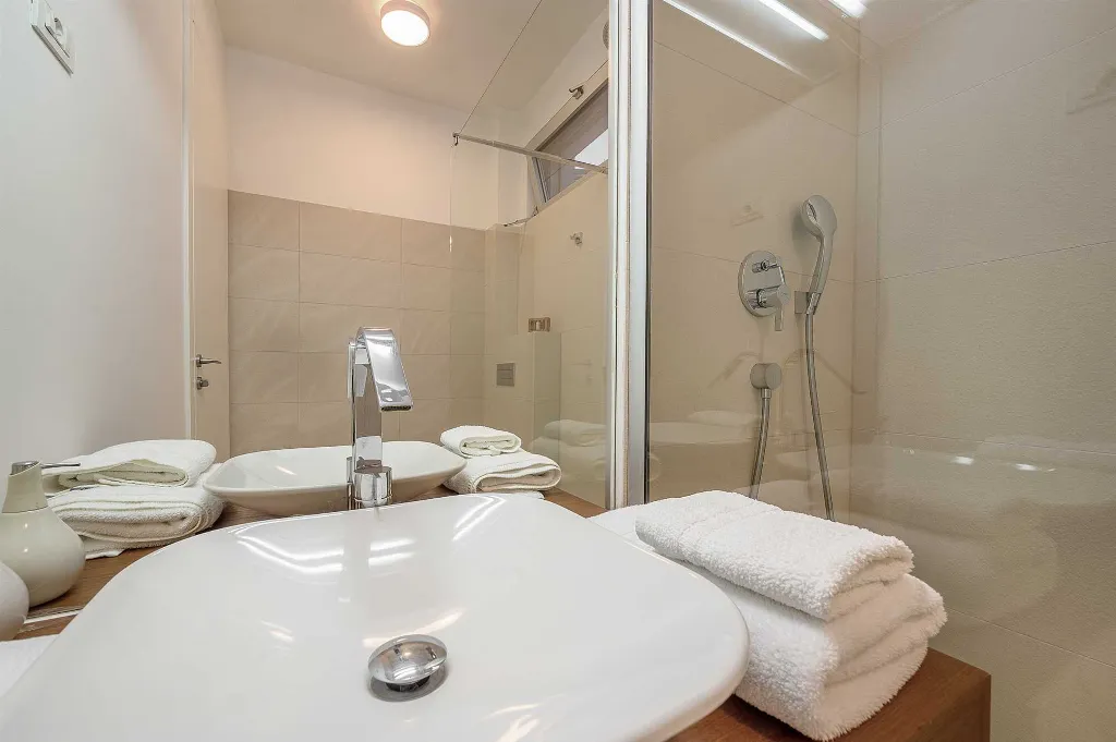 Seaside Villa Retreat with Pool in Bobovišća
