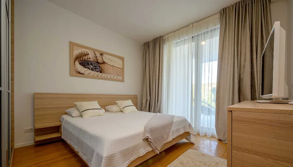 Seaside Villa Retreat with Pool in Bobovišća