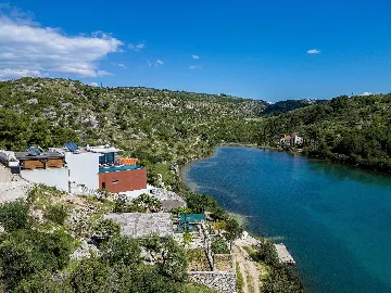 Seaside Villa Retreat with Pool in Bobovišća