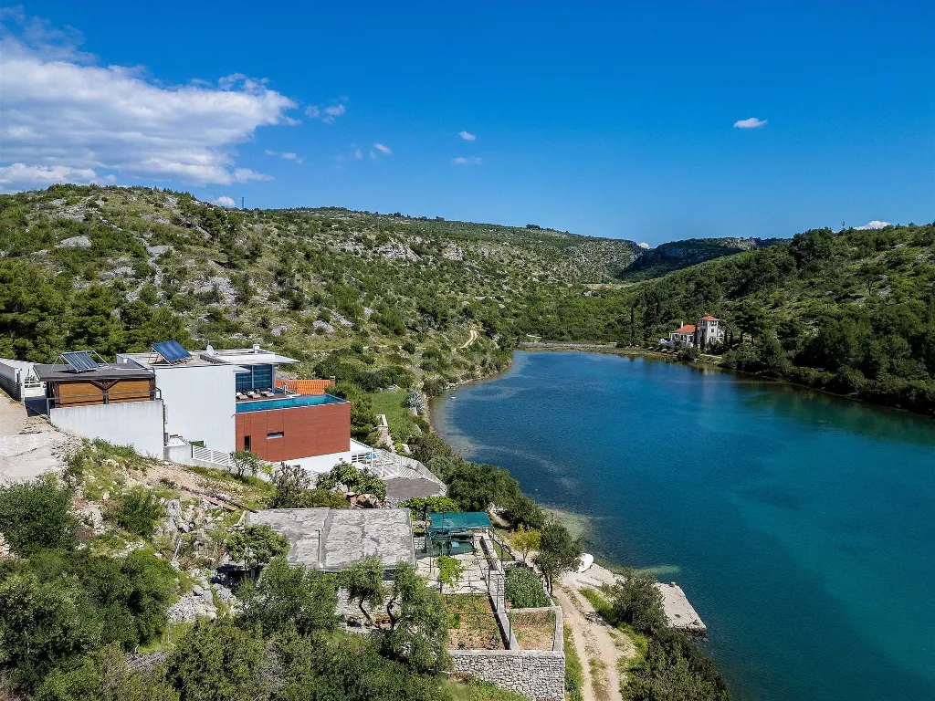 Seaside Villa Retreat with Pool in Bobovišća