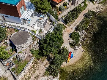 Seaside Villa Retreat with Pool in Bobovišća