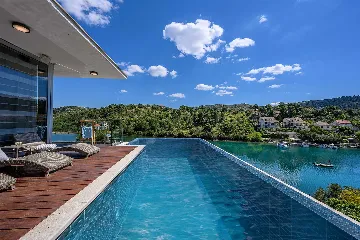 Seaside Villa Retreat with Pool in Bobovišća