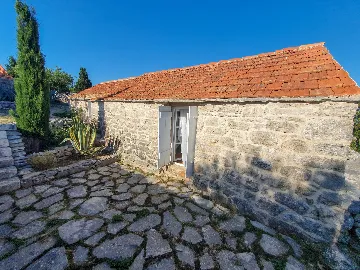 Spacious Villa Retreat with Pool in Jelsa