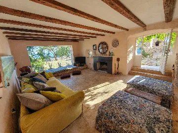 Spacious Villa Retreat with Pool in Jelsa