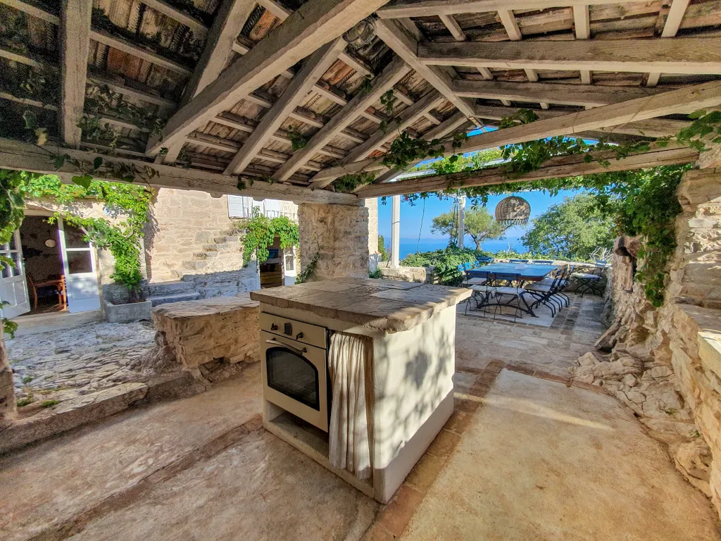 Spacious Villa Retreat with Pool in Jelsa