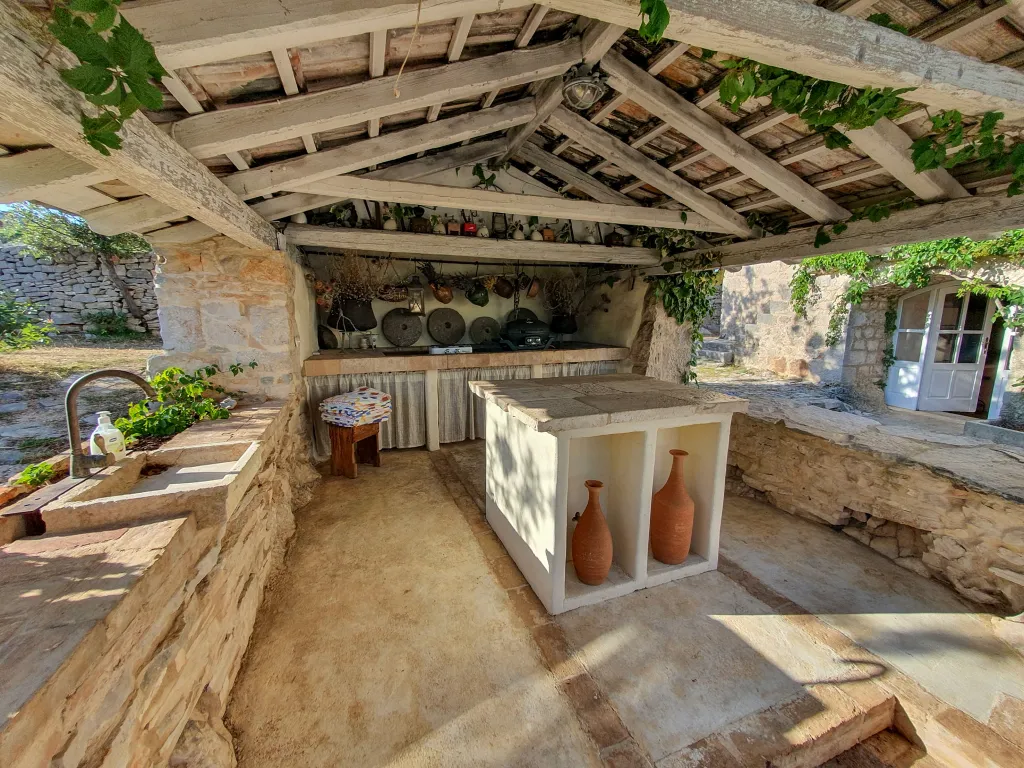Spacious Villa Retreat with Pool in Jelsa