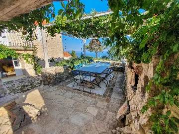 Spacious Villa Retreat with Pool in Jelsa