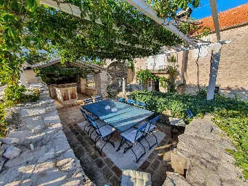 Spacious Villa Retreat with Pool in Jelsa