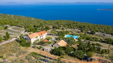 Spacious Villa Retreat with Pool in Jelsa