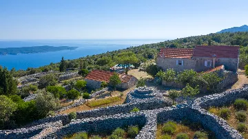 Spacious Villa Retreat with Pool in Jelsa