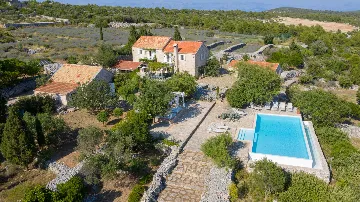 Spacious Villa Retreat with Pool in Jelsa