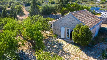 Spacious Villa Retreat with Pool in Jelsa