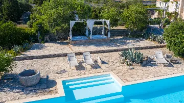 Spacious Villa Retreat with Pool in Jelsa