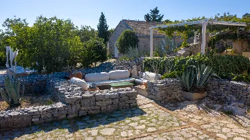 Spacious Villa Retreat with Pool in Jelsa