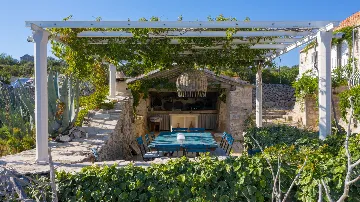 Spacious Villa Retreat with Pool in Jelsa