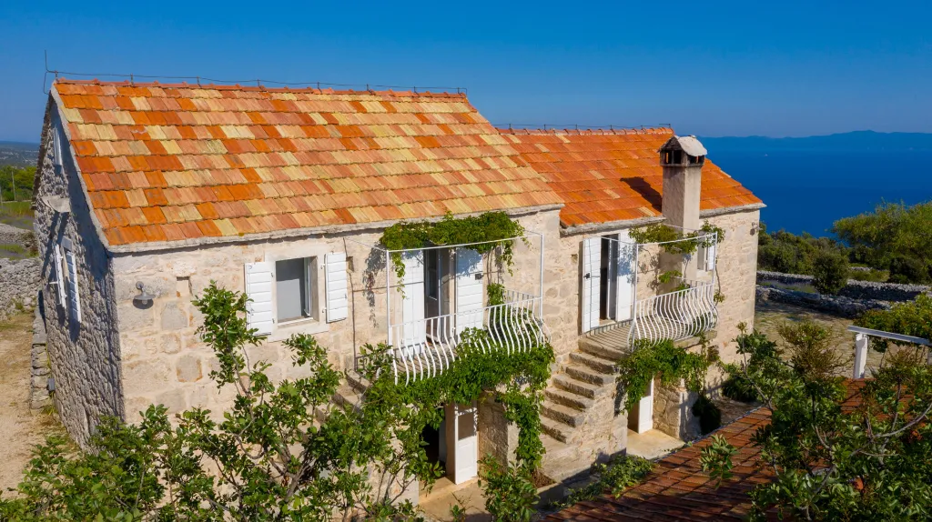 Spacious Villa Retreat with Pool in Jelsa