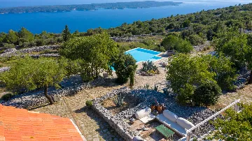 Spacious Villa Retreat with Pool in Jelsa