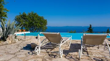 Spacious Villa Retreat with Pool in Jelsa