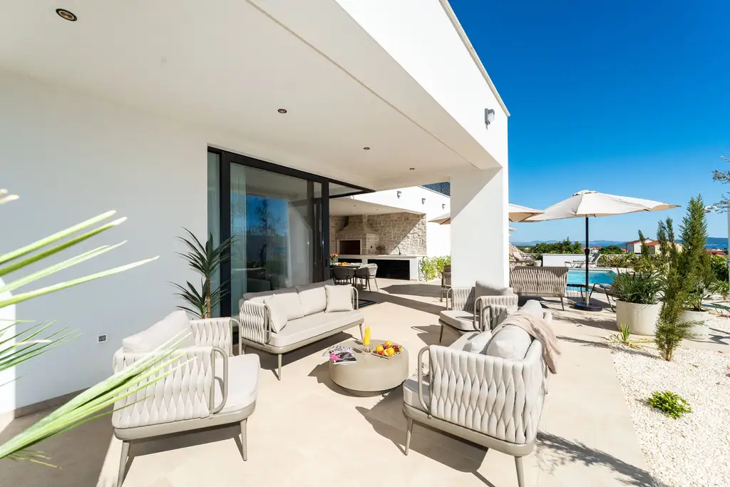 Modern Family Villa with Pool in Vodice