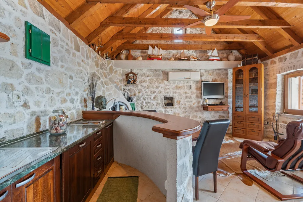 Seaside Villa Retreat with Pool in Jesenice