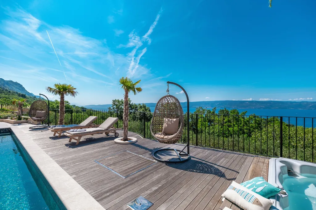 Seaside Villa Retreat with Pool in Jesenice