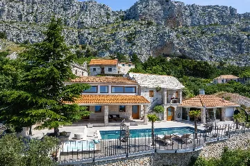 Seaside Villa Retreat with Pool in Jesenice