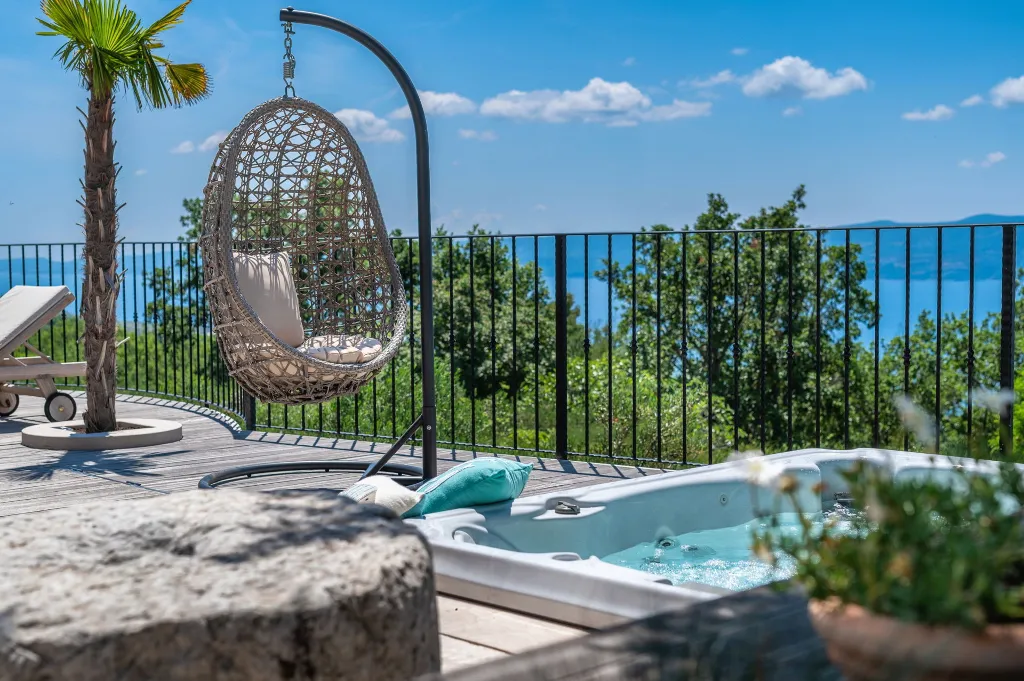Seaside Villa Retreat with Pool in Jesenice