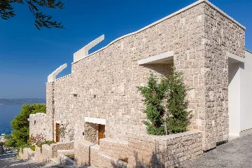 Exclusive 5-Bedroom Villa with Pool in Brela