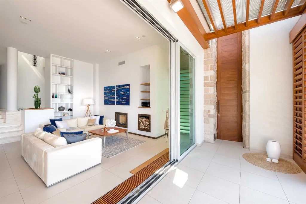Exclusive 5-Bedroom Villa with Pool in Brela