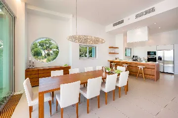 Exclusive 5-Bedroom Villa with Pool in Brela